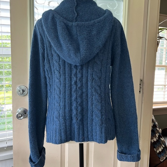 Lilu size large hooded pullover sweater. Nylon, Angora rabbit hair, and wool. - Picture 7 of 7